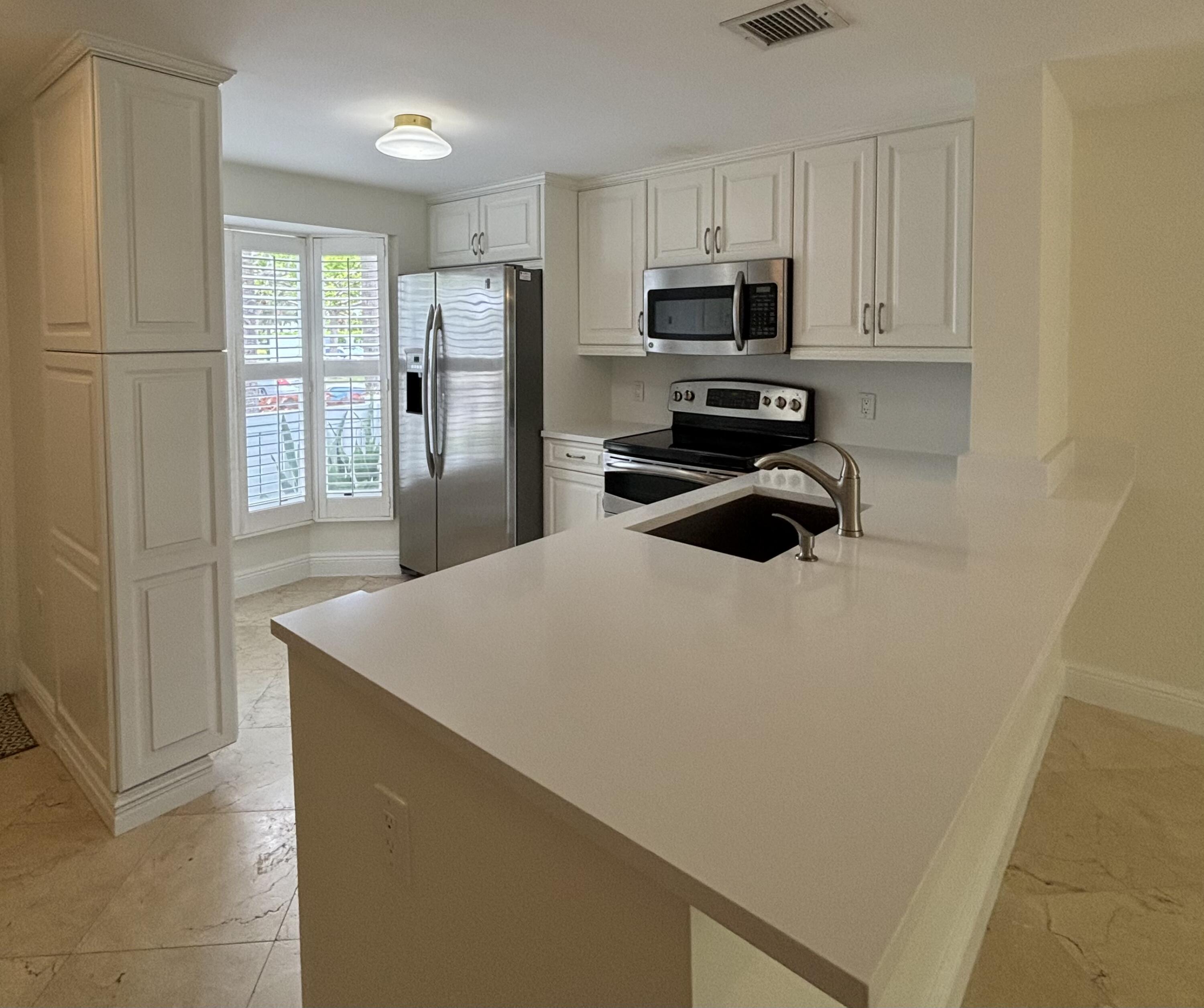 830 Jeffery Street, Unit 830 Boca Raton, FL 33487 - Photo 3 of 28 Stainless appliances
