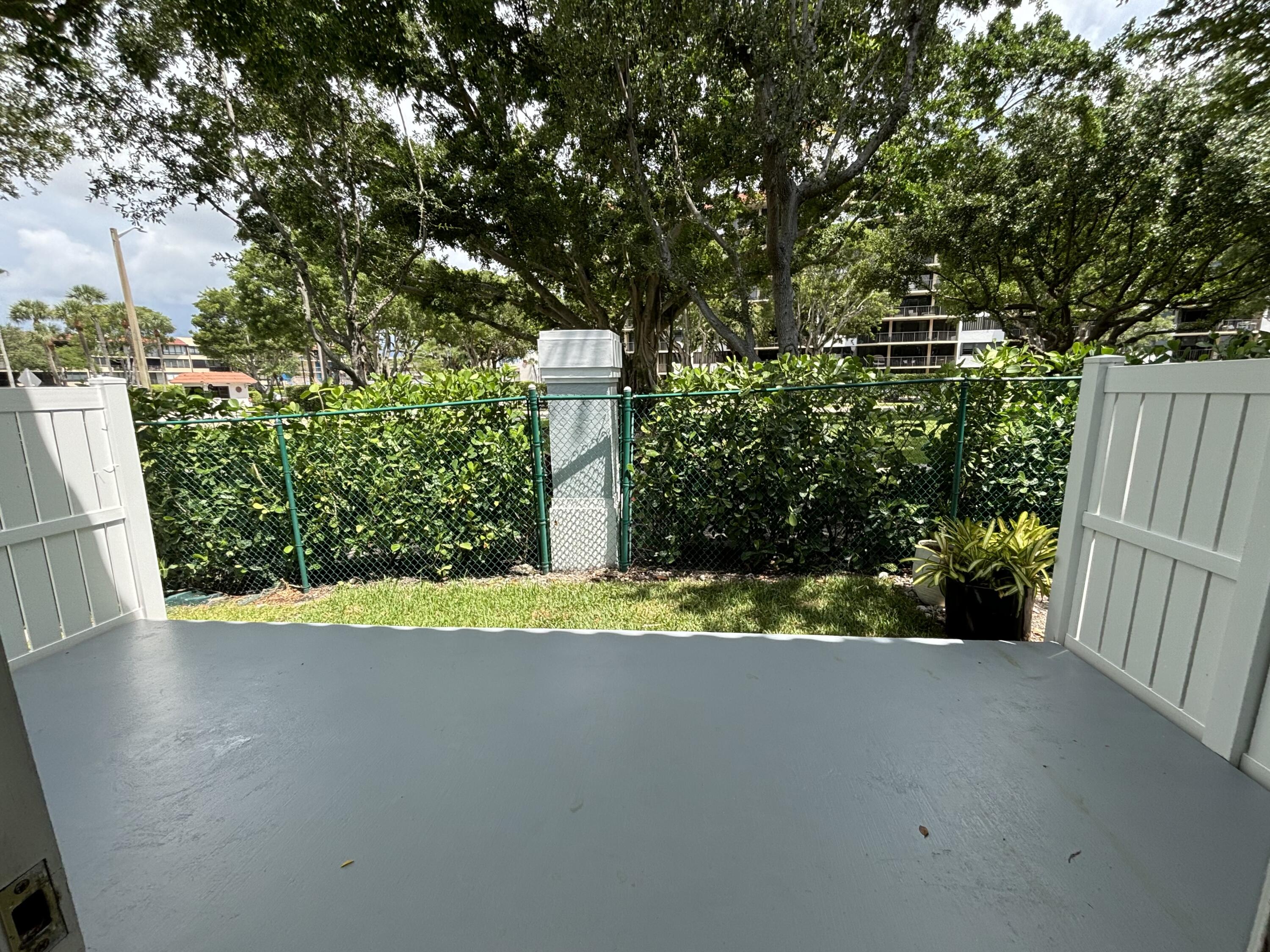 830 Jeffery Street, Unit 830 Boca Raton, FL 33487 - Photo 9 of 28 Garden view
