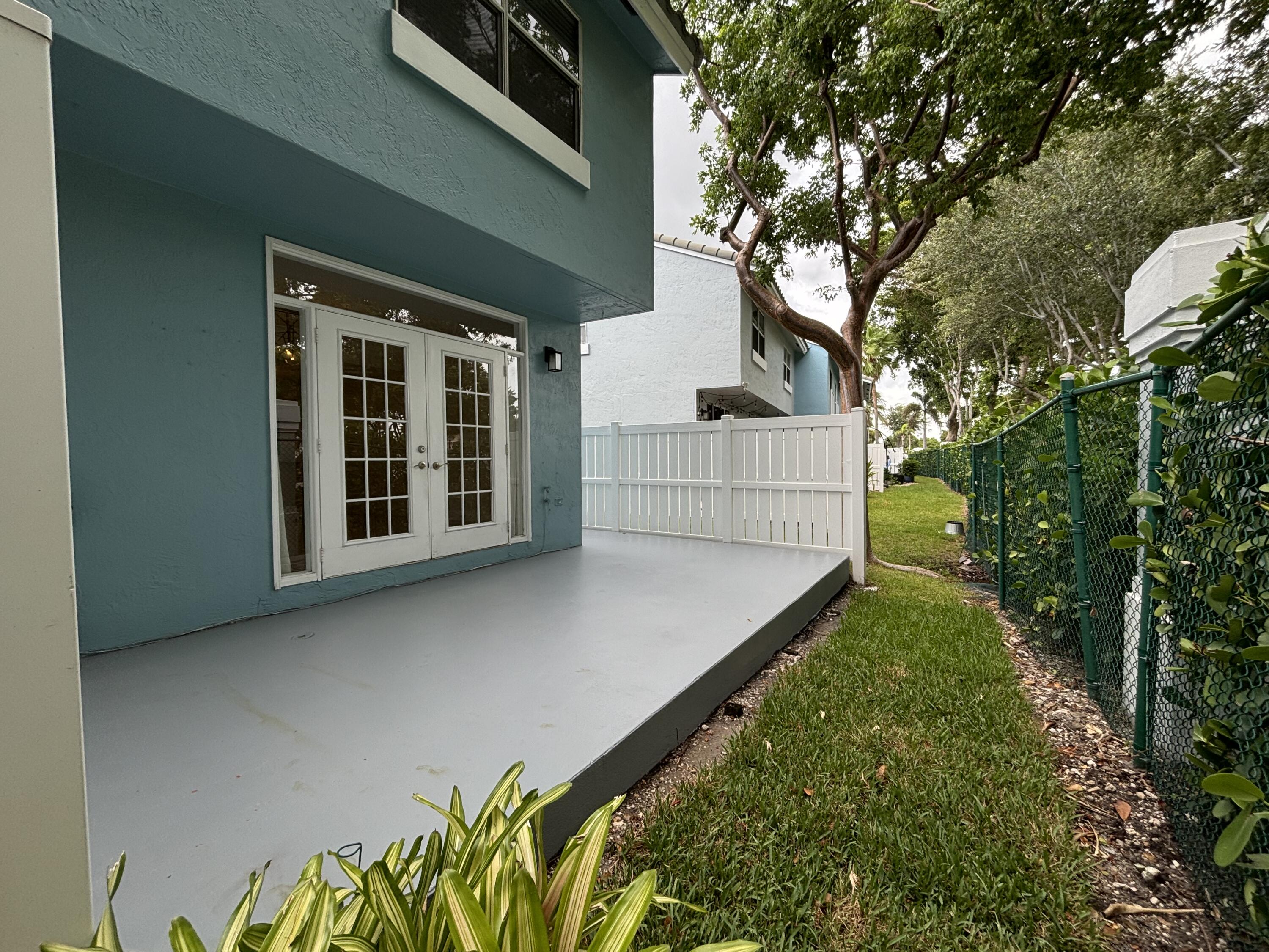 830 Jeffery Street, Unit 830 Boca Raton, FL 33487 - Photo 10 of 28 End Unit townhome
