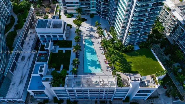 a view of a multi story building