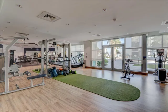 $5,400 | 3301 Northeast 1st Avenue, Unit H1215, Miami, FL 33137