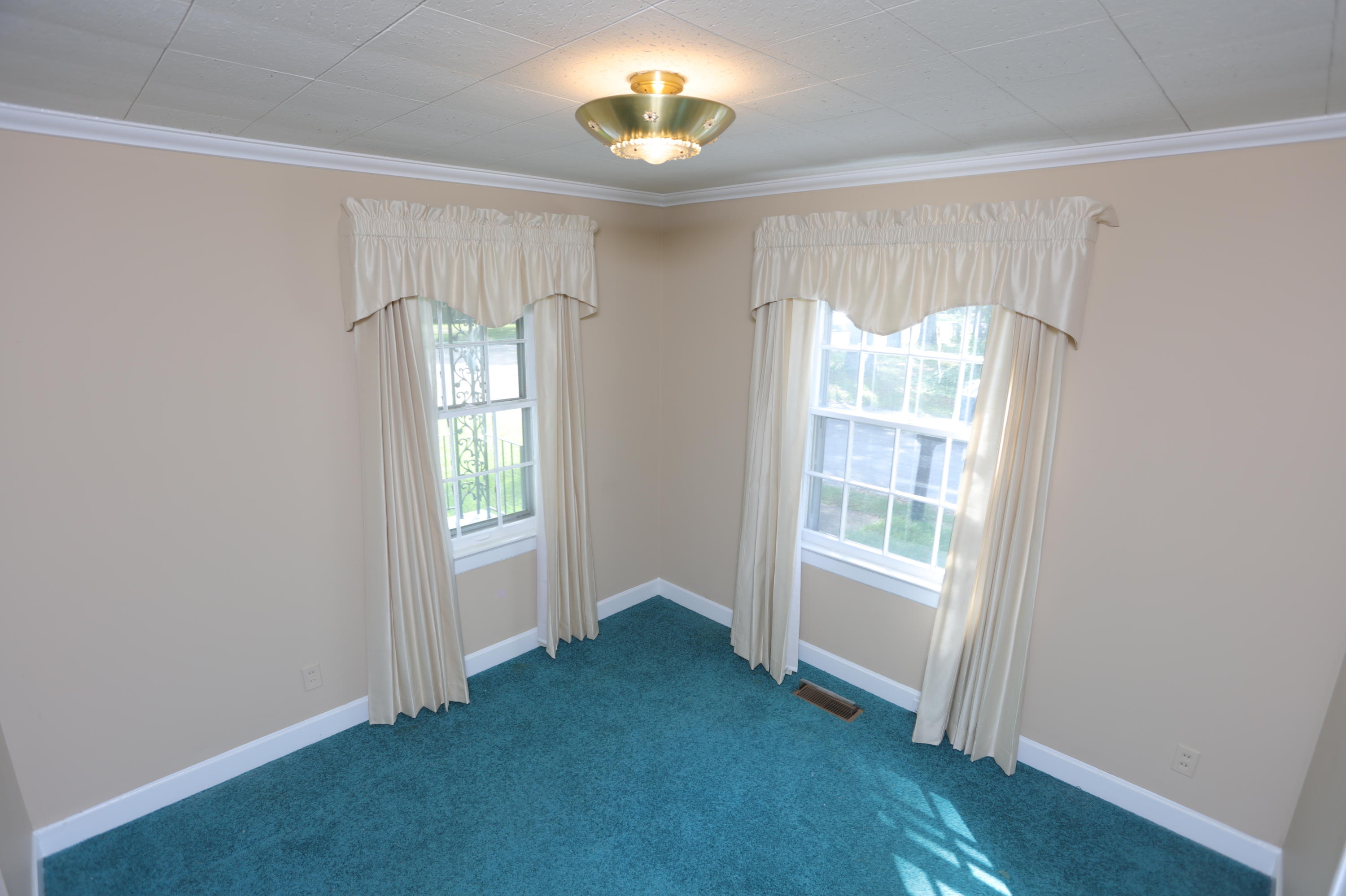 401 North Moore Road Chattanooga, TN 37411 - Photo 6 of 24 Dining Room