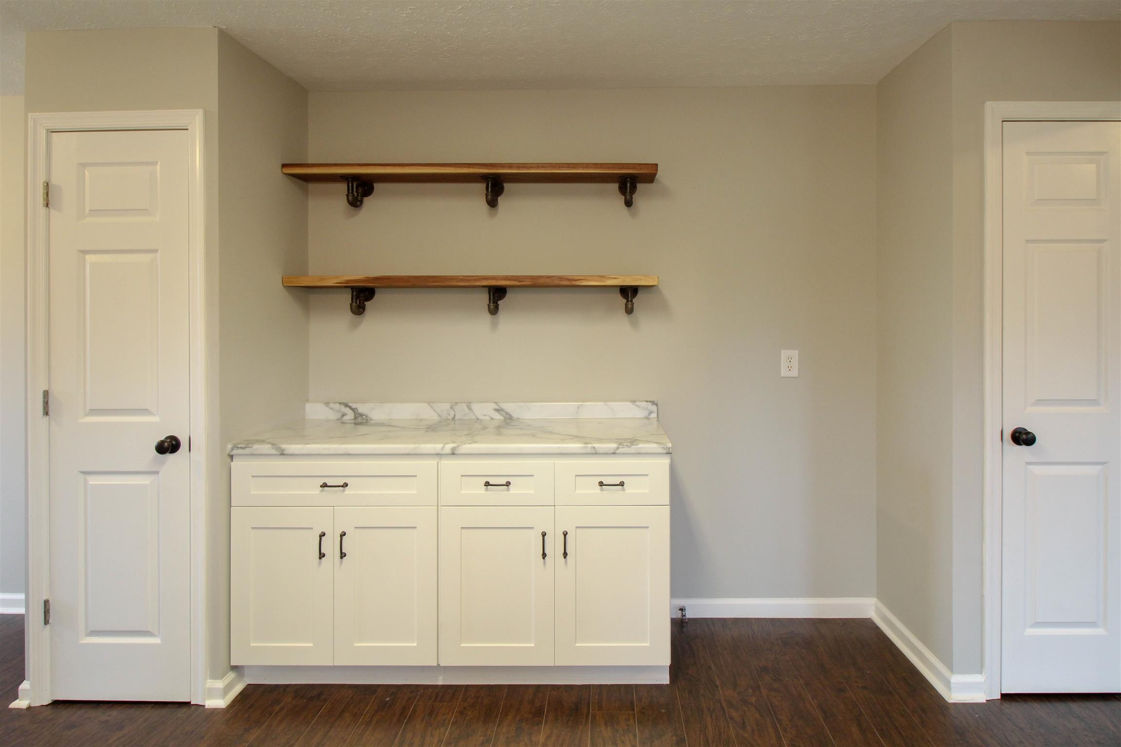 5647 Hopewell Road Springfield, TN 37172 - Photo 4 of 12 a view of cabinets