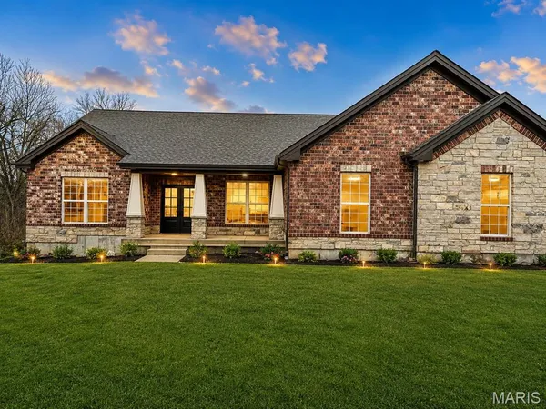 $750,000 | 100 North 4 Mile Road, Unit 5, Washington, MO 63090