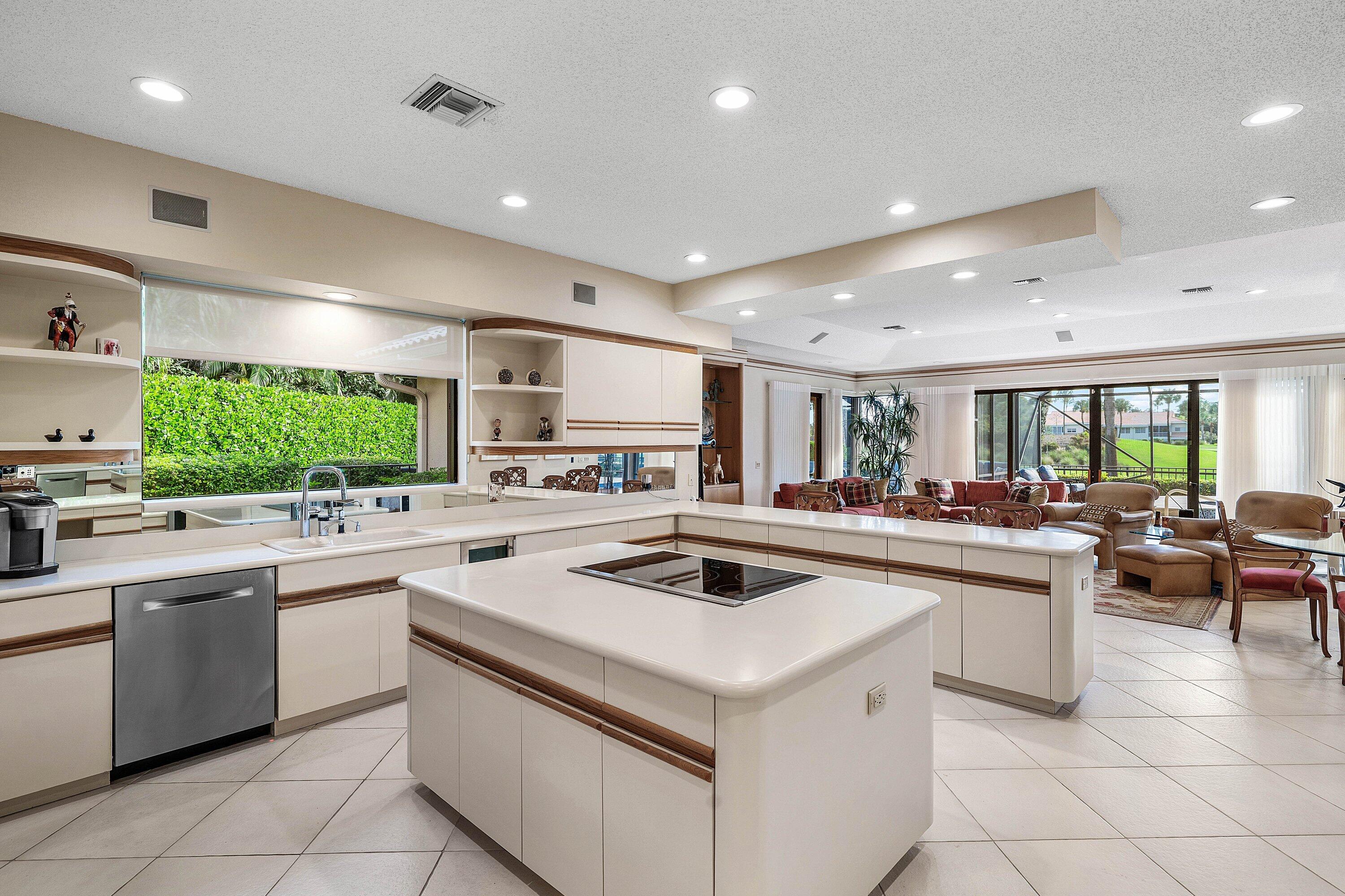 4364 Kasso Circle Boca Raton, FL 33487 - Photo 11 of 67 Open kitchen