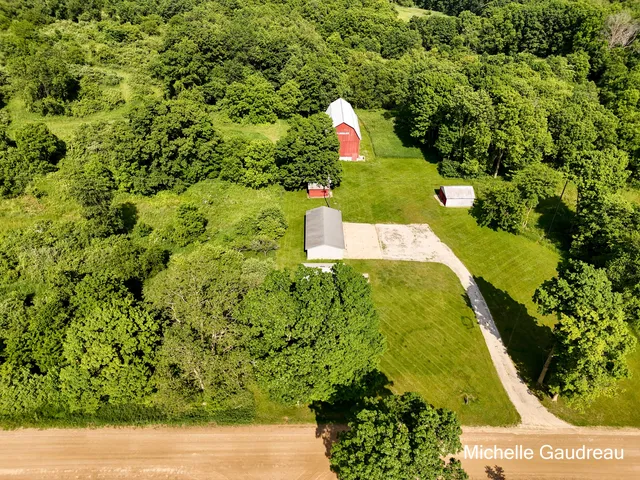 $1,100,000 | 4756 Robertson Road, Middleville, MI 49333