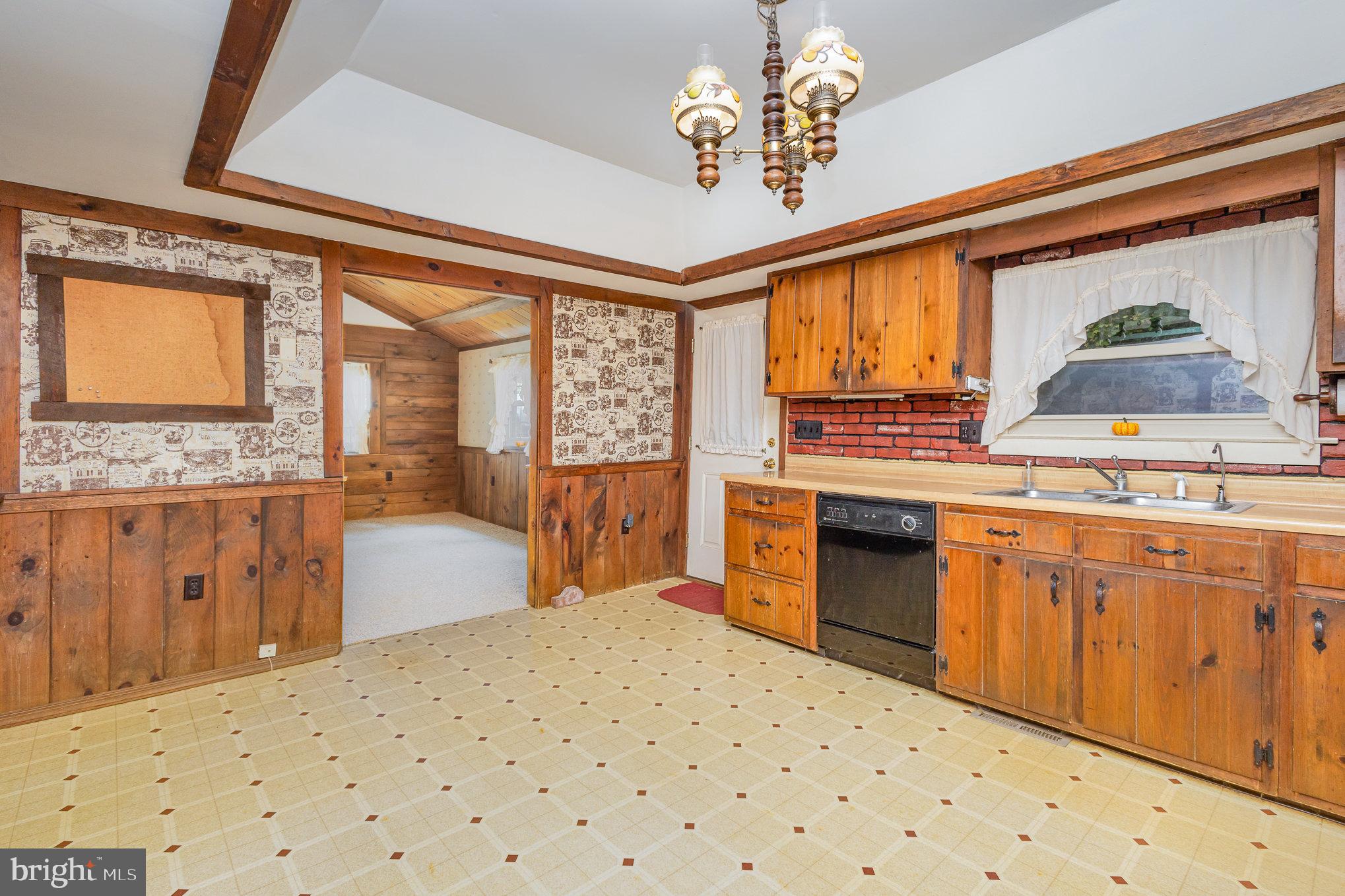 317 West Brubaker Valley Road Lititz, PA 17543 - Photo 7 of 40 Kitchen