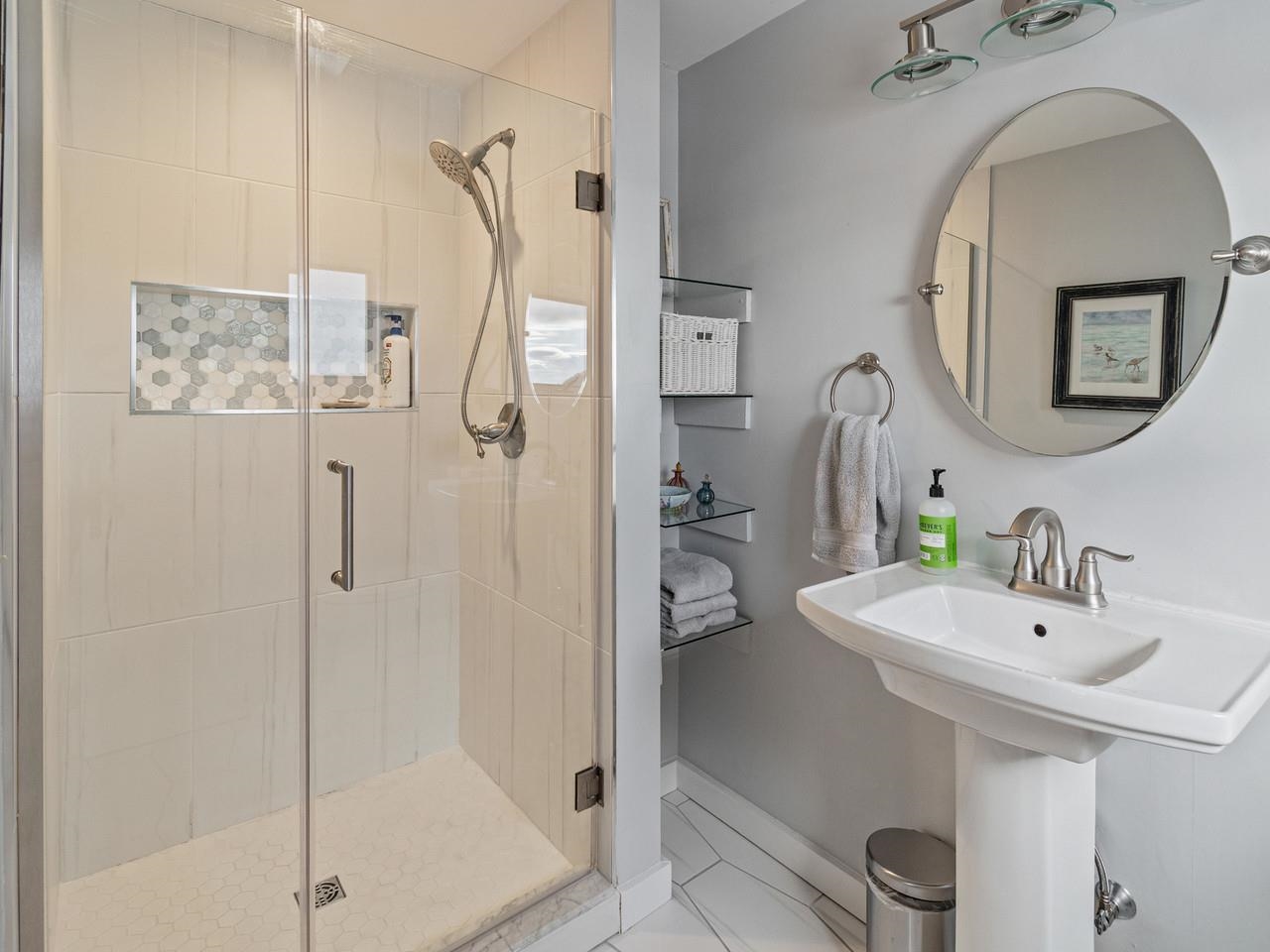 283 Appletree Point Road Burlington, VT 05408 - Photo 12 of 60