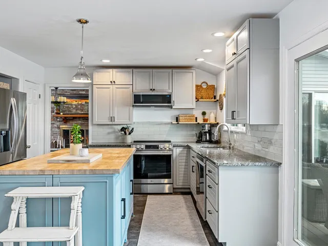 $1,675,000 | 283 Appletree Point Road, Burlington, VT 05408