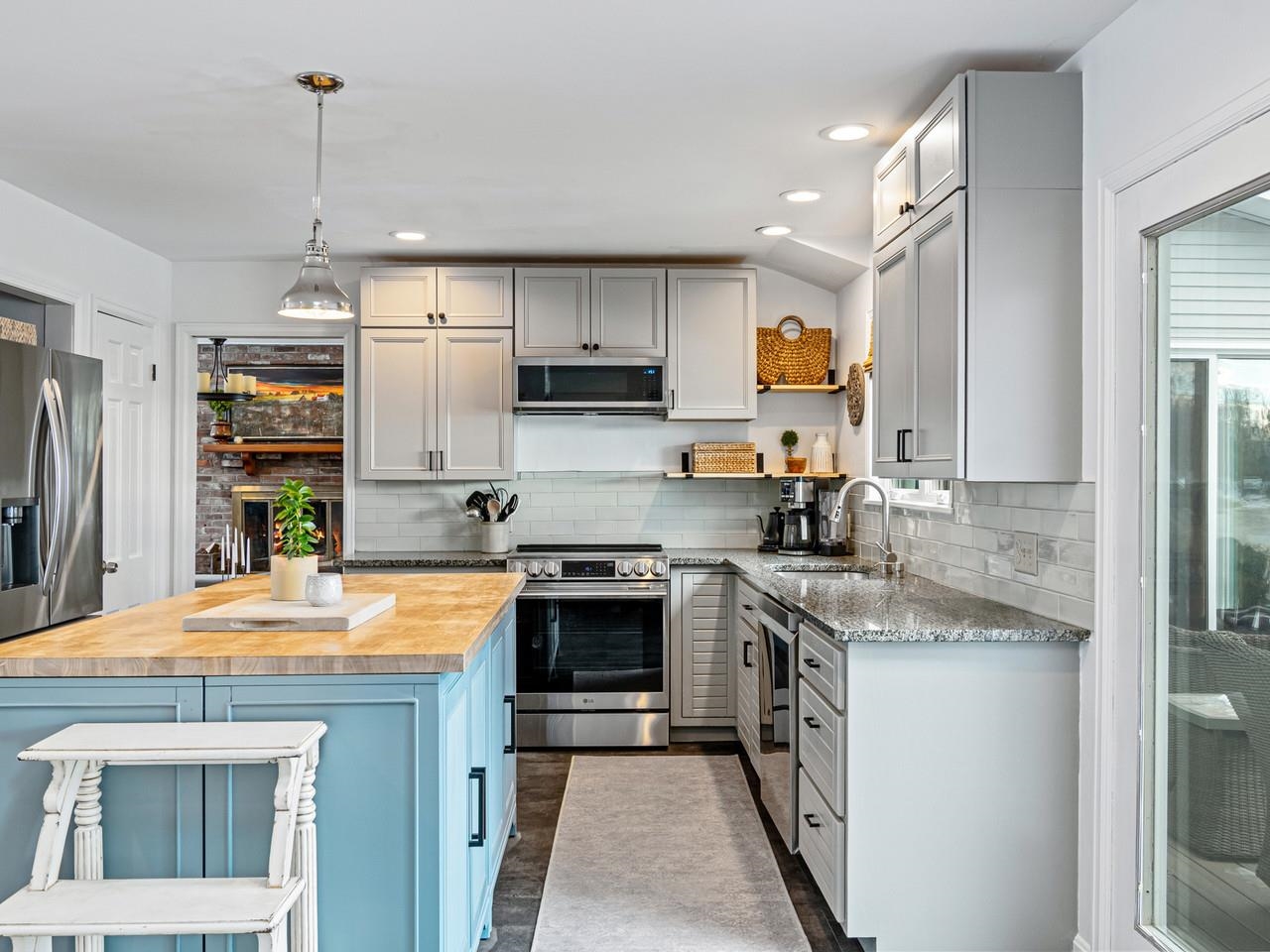 283 Appletree Point Road Burlington, VT 05408 - Photo 15 of 60