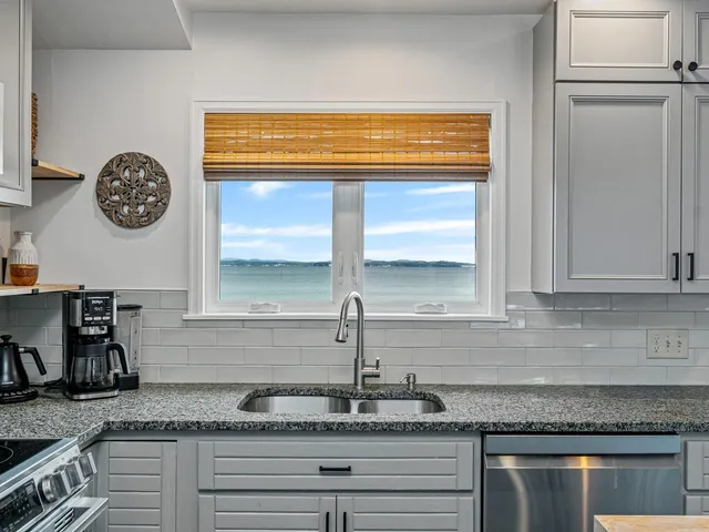 $1,675,000 | 283 Appletree Point Road, Burlington, VT 05408