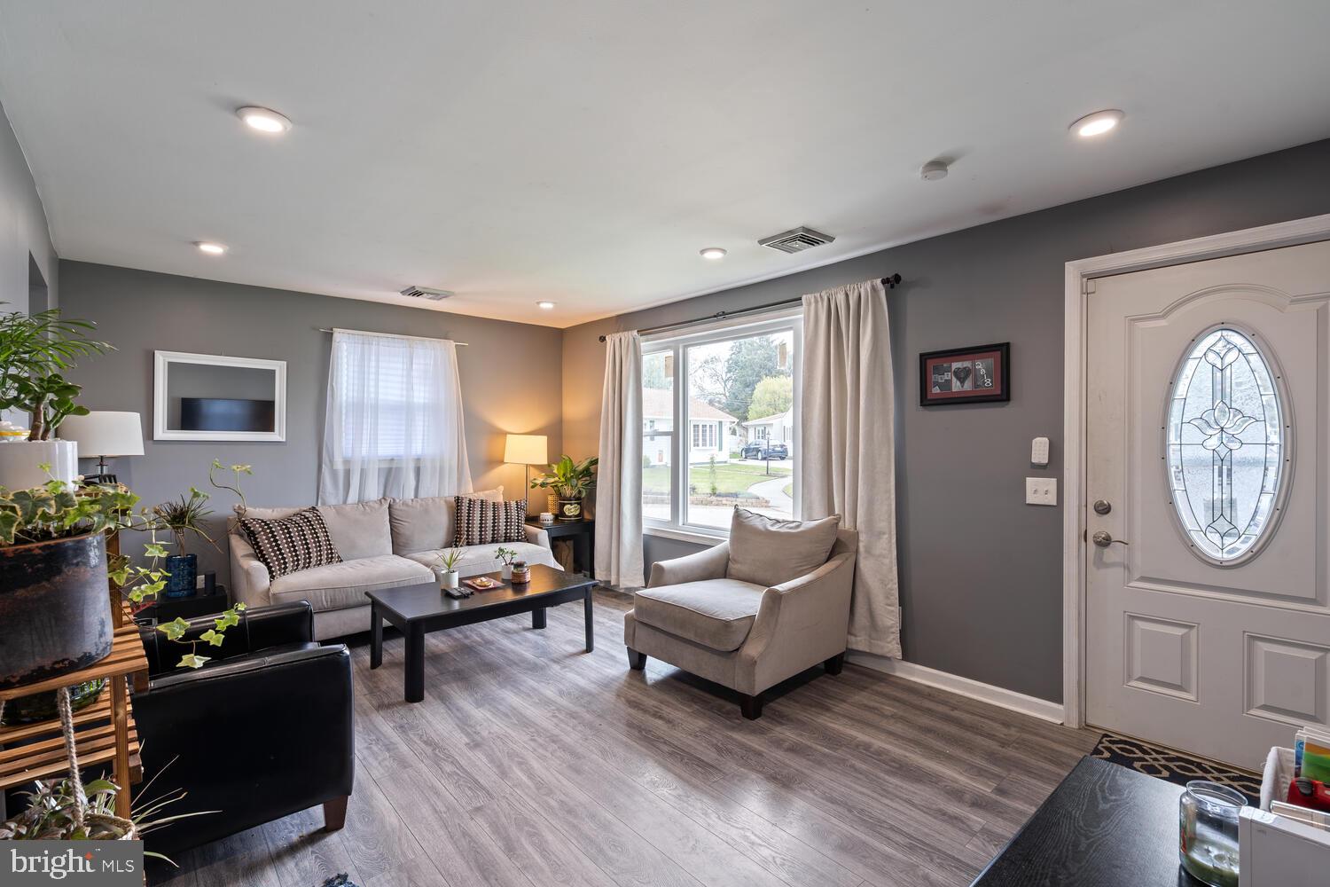 916 Mooney Road Burlington, NJ 08016 - Photo 3 of 26 Gallery Image 3