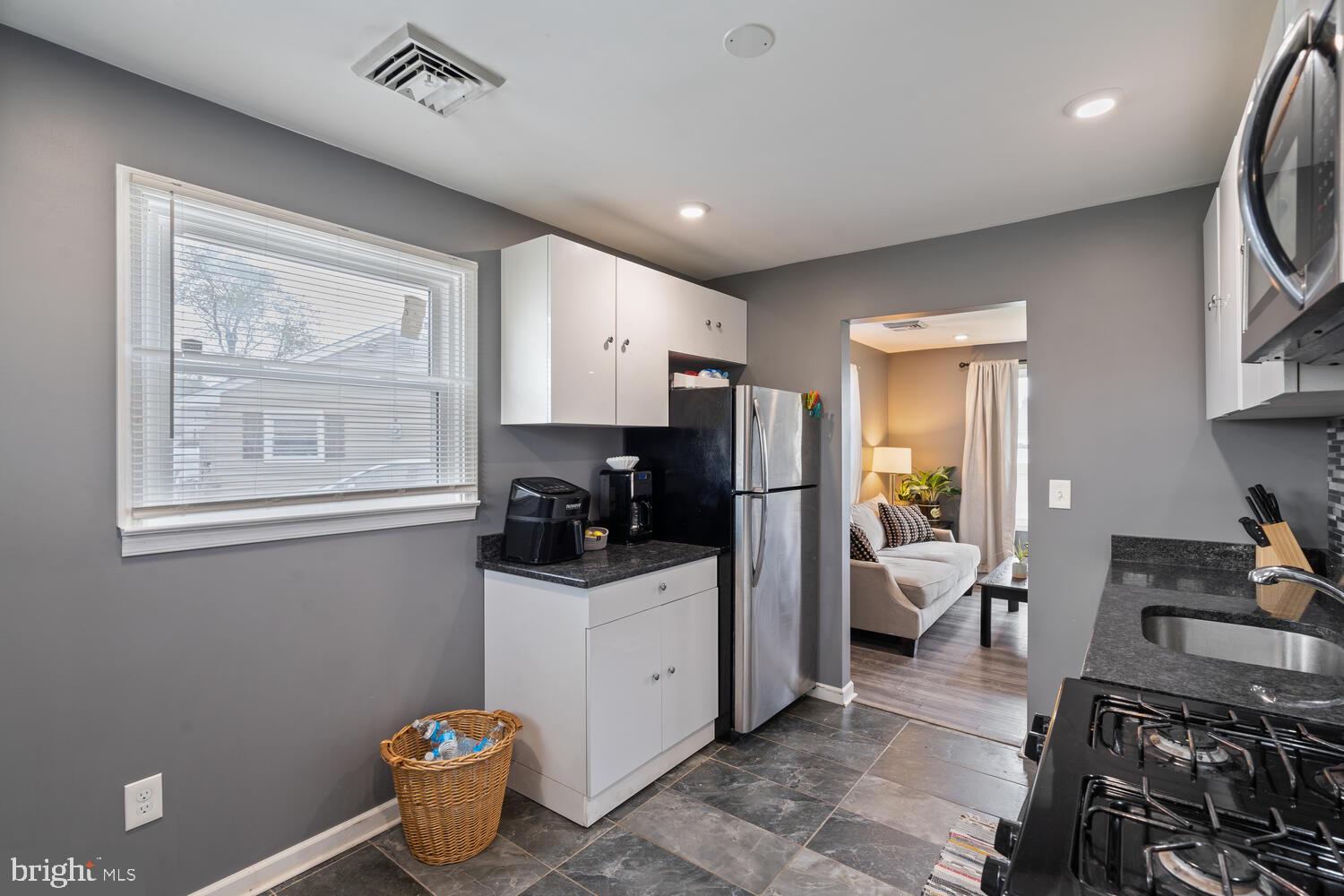 916 Mooney Road Burlington, NJ 08016 - Photo 10 of 26 Gallery Image 10