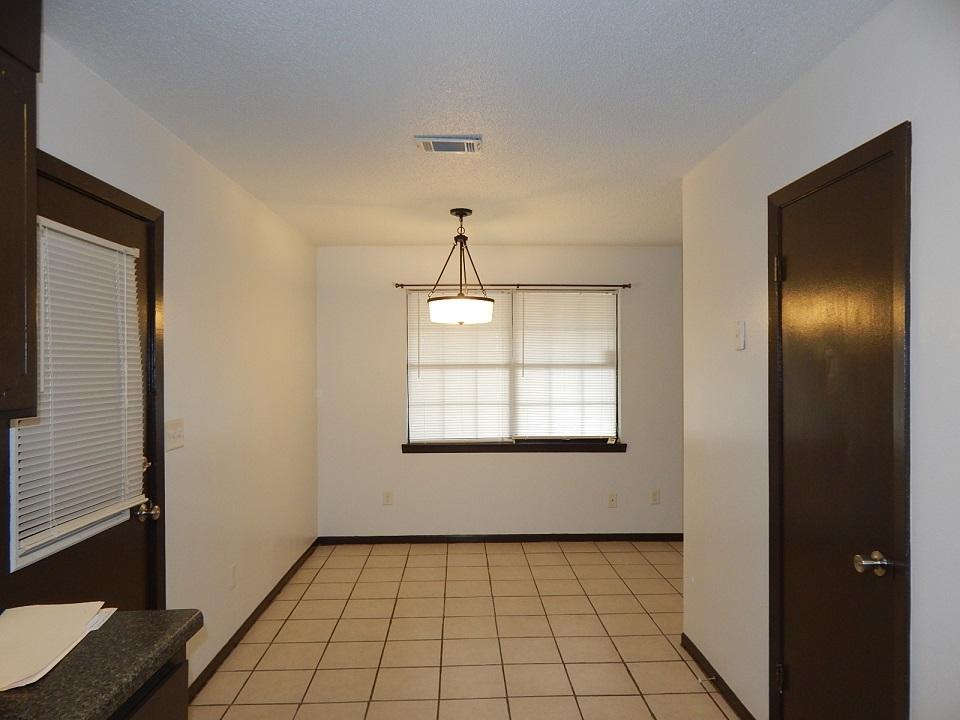 301 Springwood Circle Crestview, FL 32536 - Photo 6 of 28 Springwood 301 009