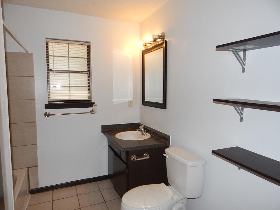 301 Springwood Circle Crestview, FL 32536 - Photo 10 of 28 Springwood 301 013