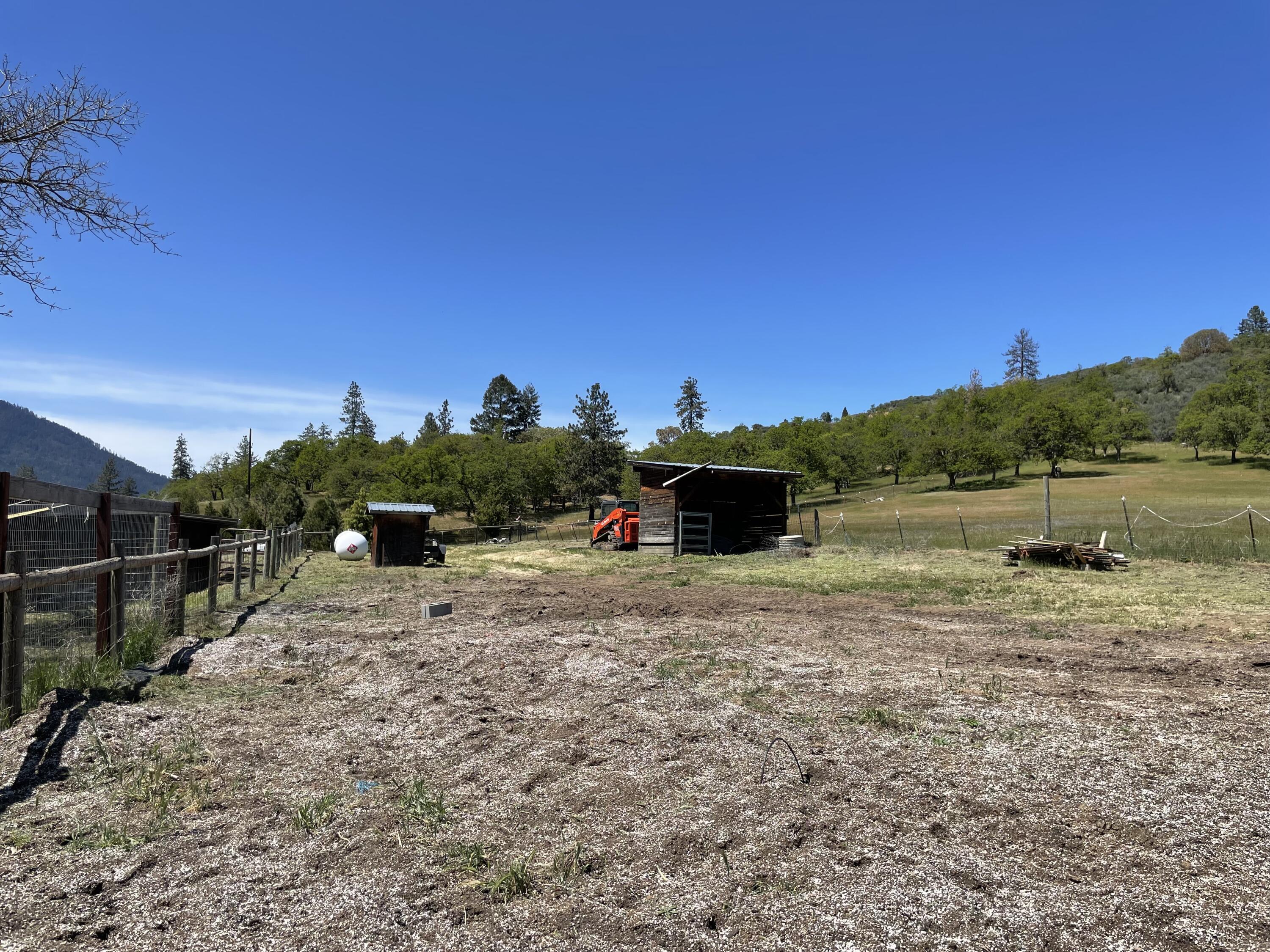 1999 Little Applegate Road Jacksonville, OR 97530 - Photo 31 of 40 1999 loafing shed