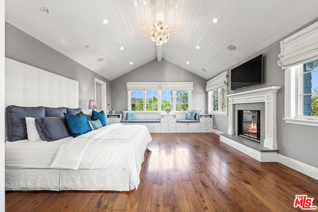 2136 Westridge Road Los Angeles, CA 90049 - Photo 34 of 54 Gallery Image 34