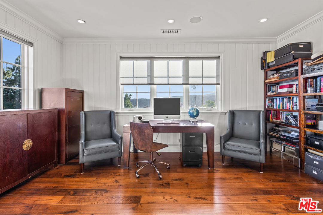 2136 Westridge Road Los Angeles, CA 90049 - Photo 41 of 54 Gallery Image 41