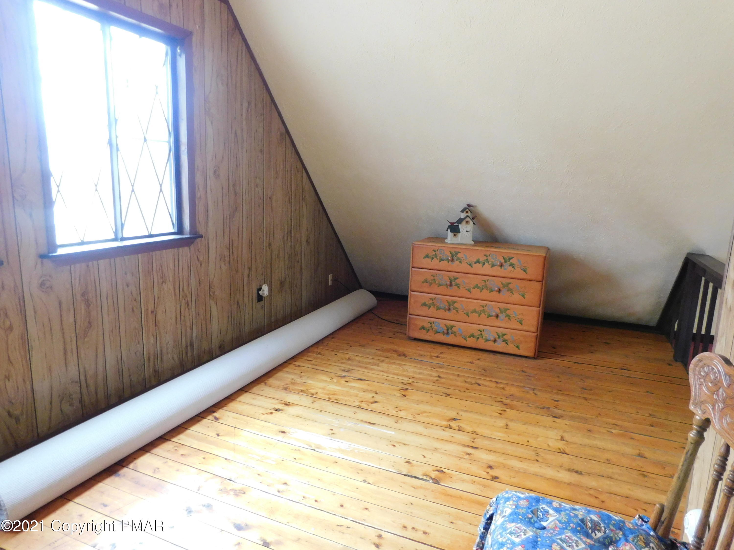 4386 Pine Ridge Drive East Bushkill, PA 18324 - Photo 18 of 36 loft