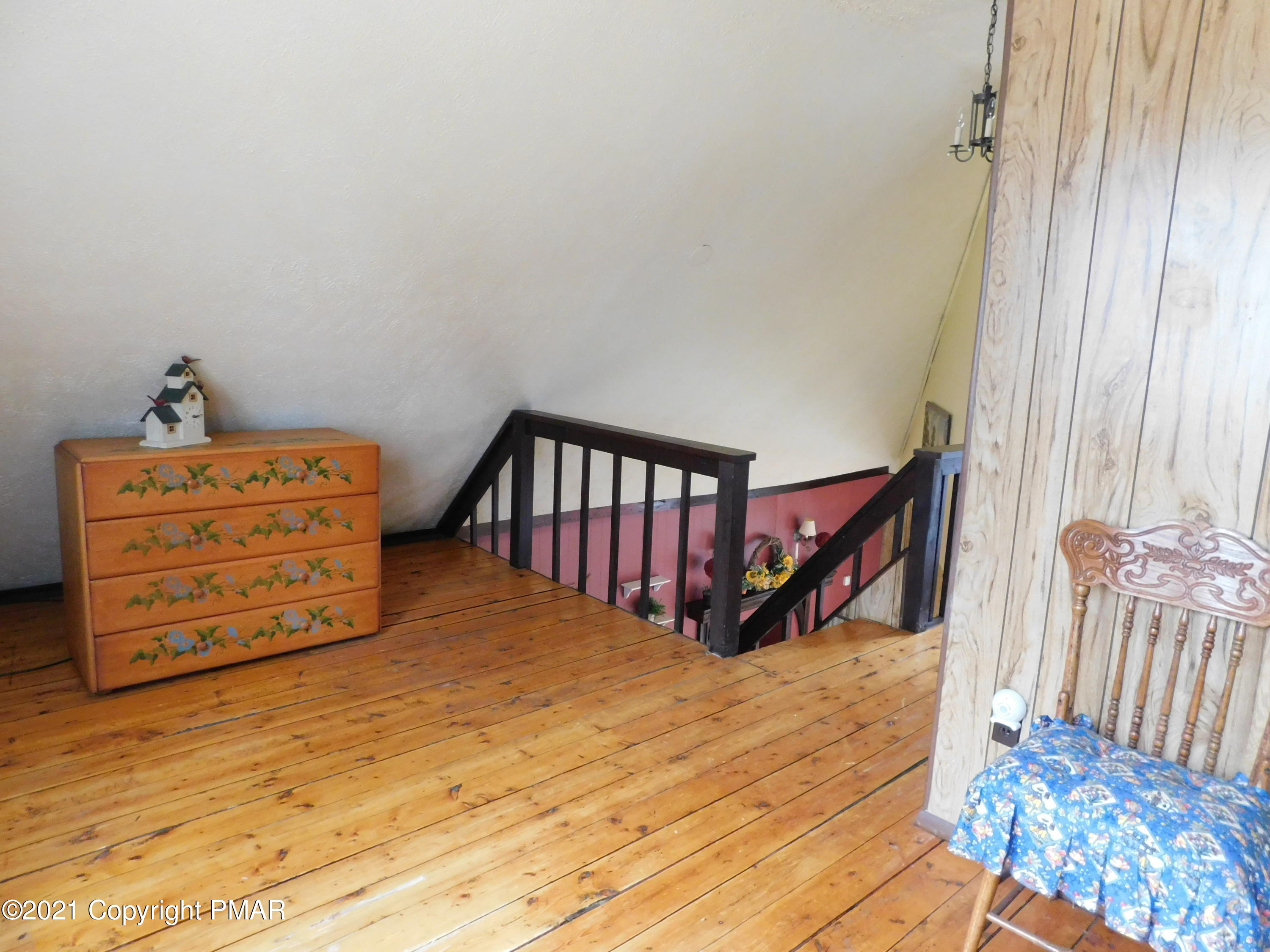 4386 Pine Ridge Drive East Bushkill, PA 18324 - Photo 19 of 36 loft