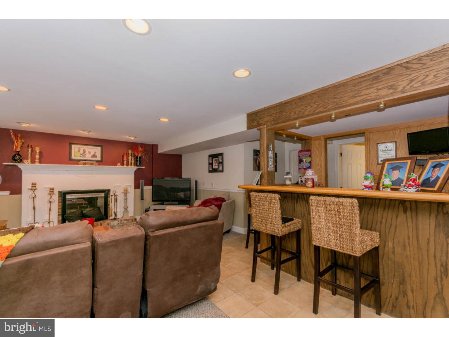 25 Millbridge Road Clementon, NJ 08021 - Photo 20 of 25 Family Room