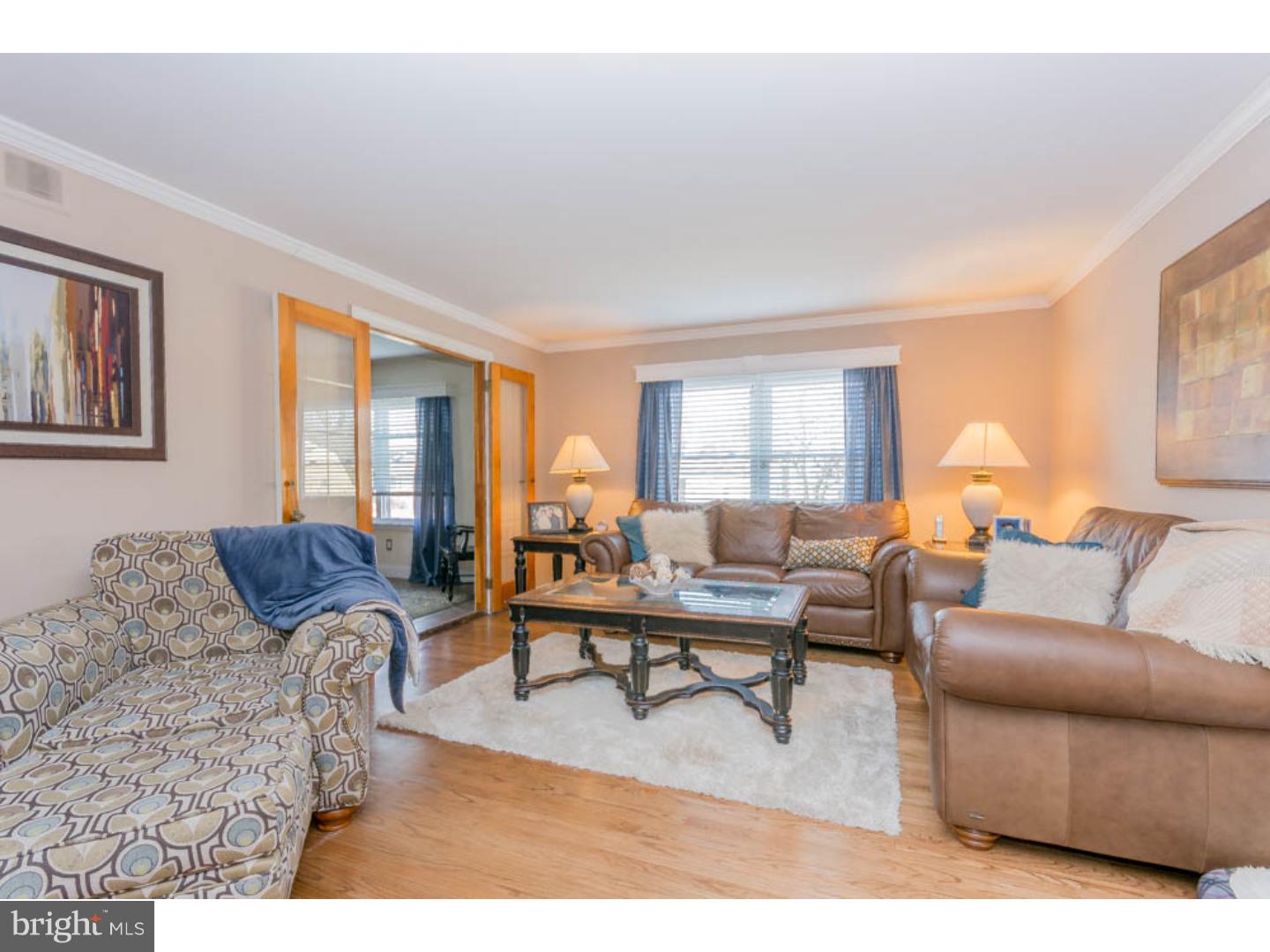 25 Millbridge Road Clementon, NJ 08021 - Photo 4 of 25 Living Room