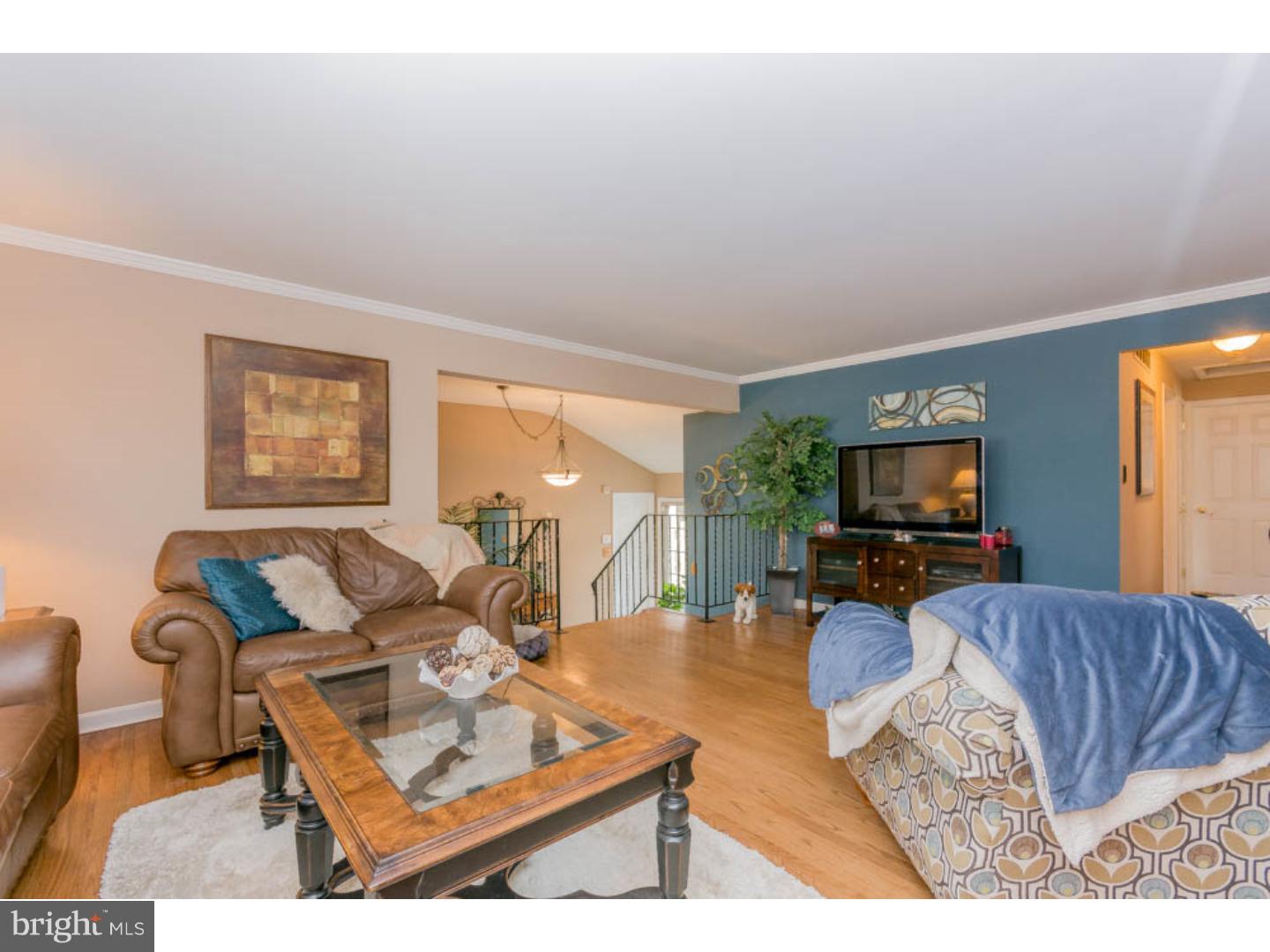 25 Millbridge Road Clementon, NJ 08021 - Photo 5 of 25 Living Room