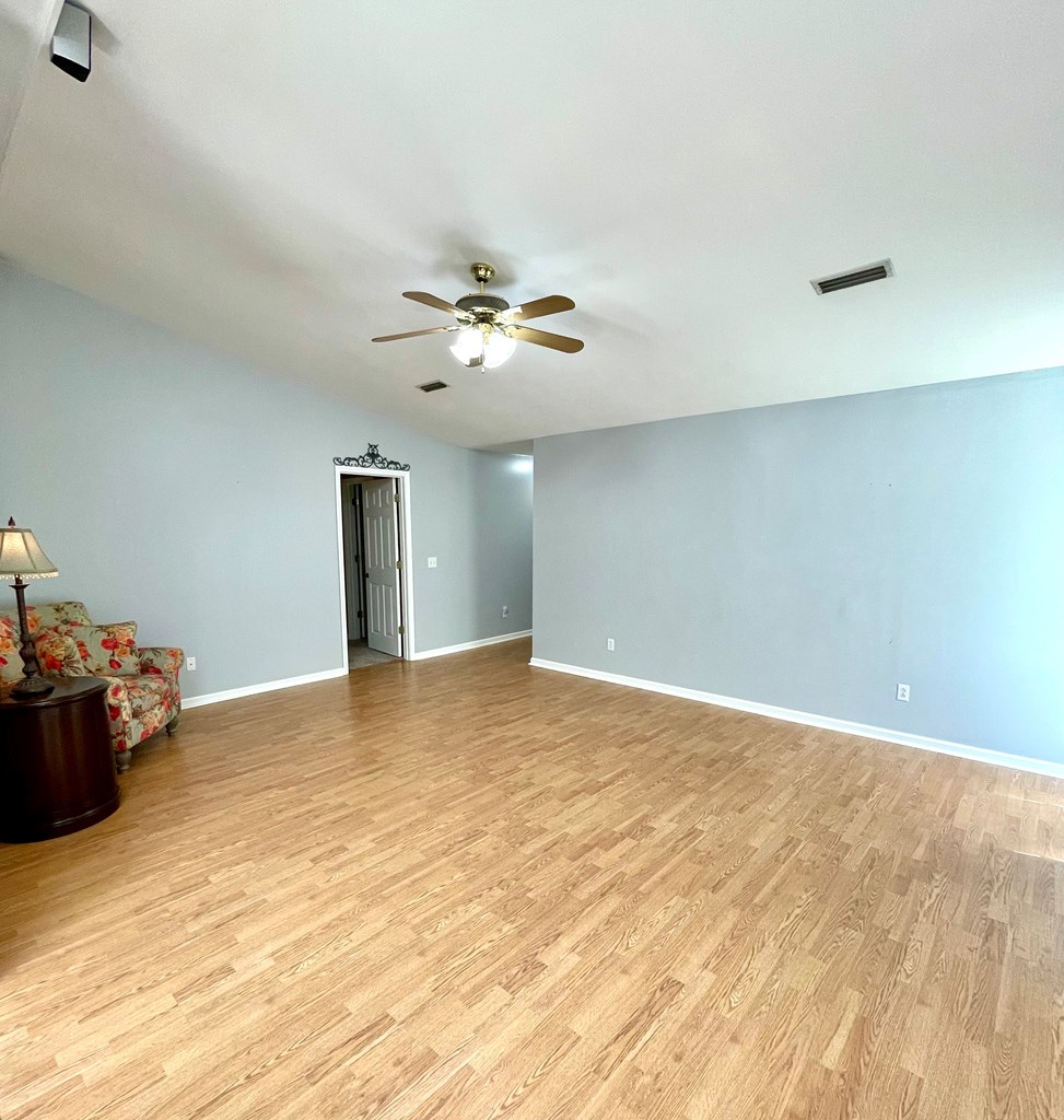 704 West Roxbury Road Dothan, AL 36305 - Photo 6 of 42 Vaulted Ceiling in Family Rm