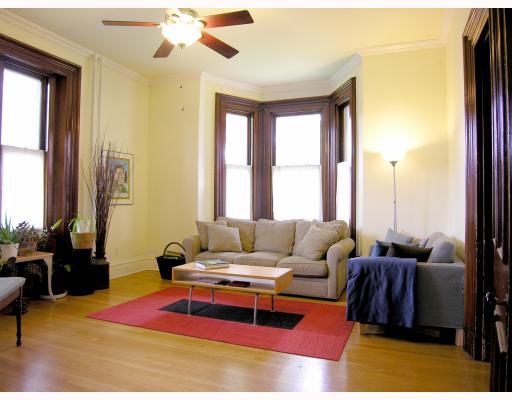 1706 Rialto Street Pittsburgh, PA 15212 - Photo 2 of 18 Living Room.
