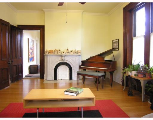 1706 Rialto Street Pittsburgh, PA 15212 - Photo 3 of 18 Living Room.