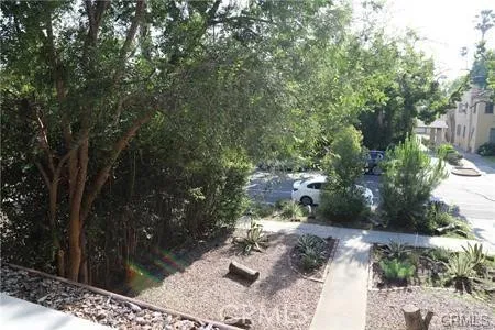 $2,000 | 136 North Bonnie Avenue, Unit A, Pasadena, CA 91106