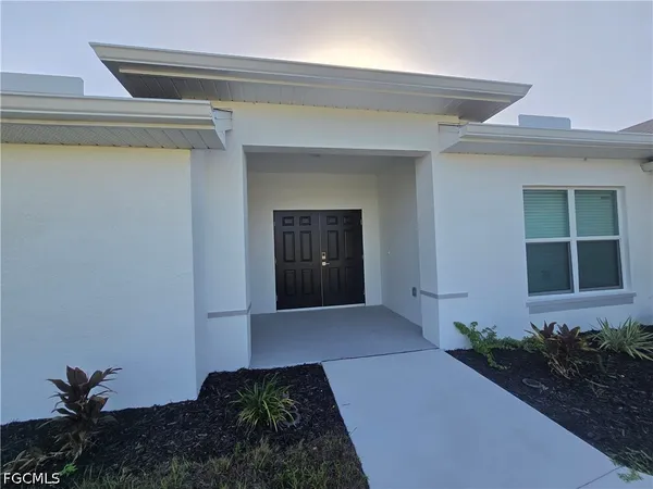 $2,000 | 4309 Northeast 20th Court, Cape Coral, FL 33909