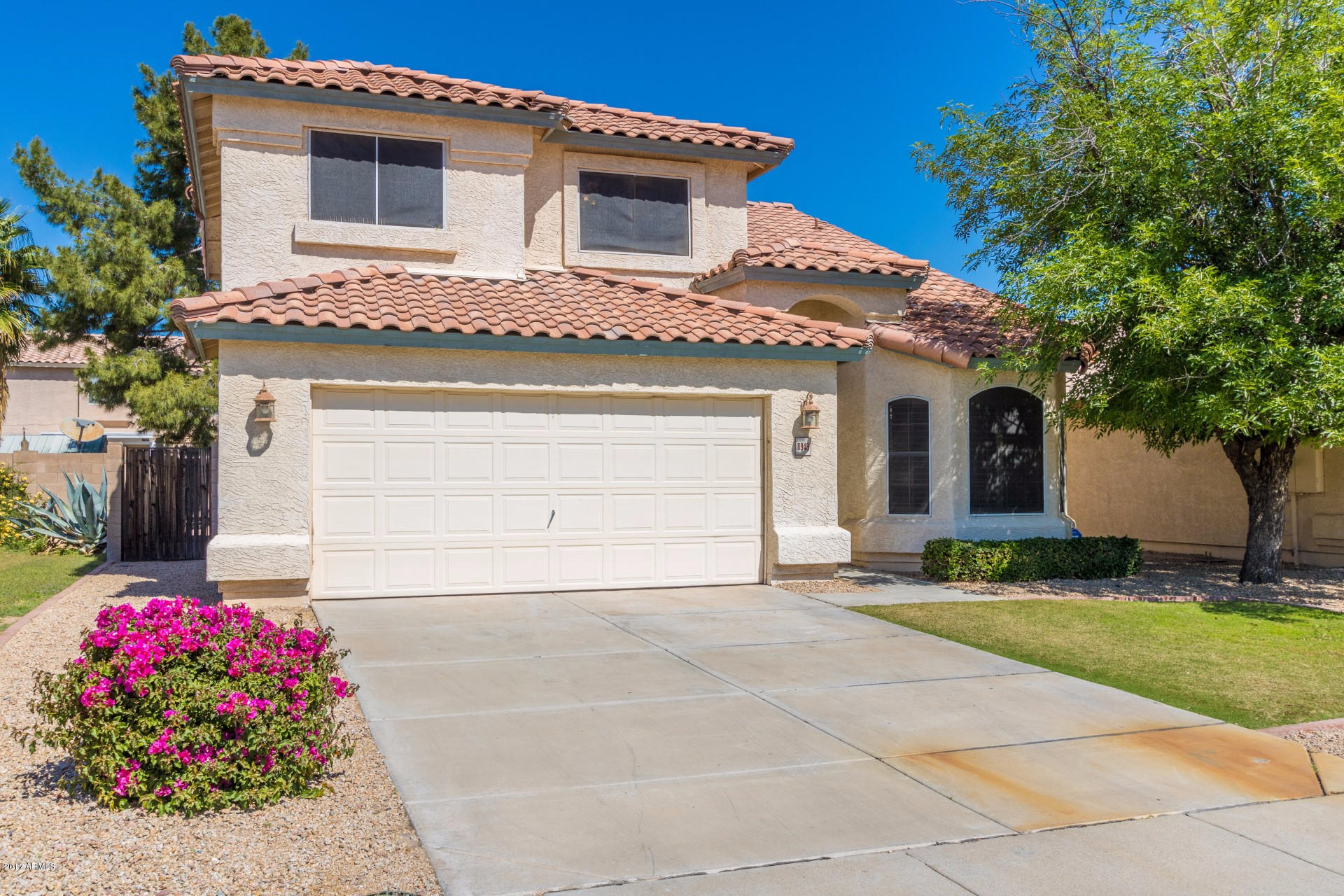 8948 West Kathleen Road Peoria, AZ 85382 - Photo 2 of 32