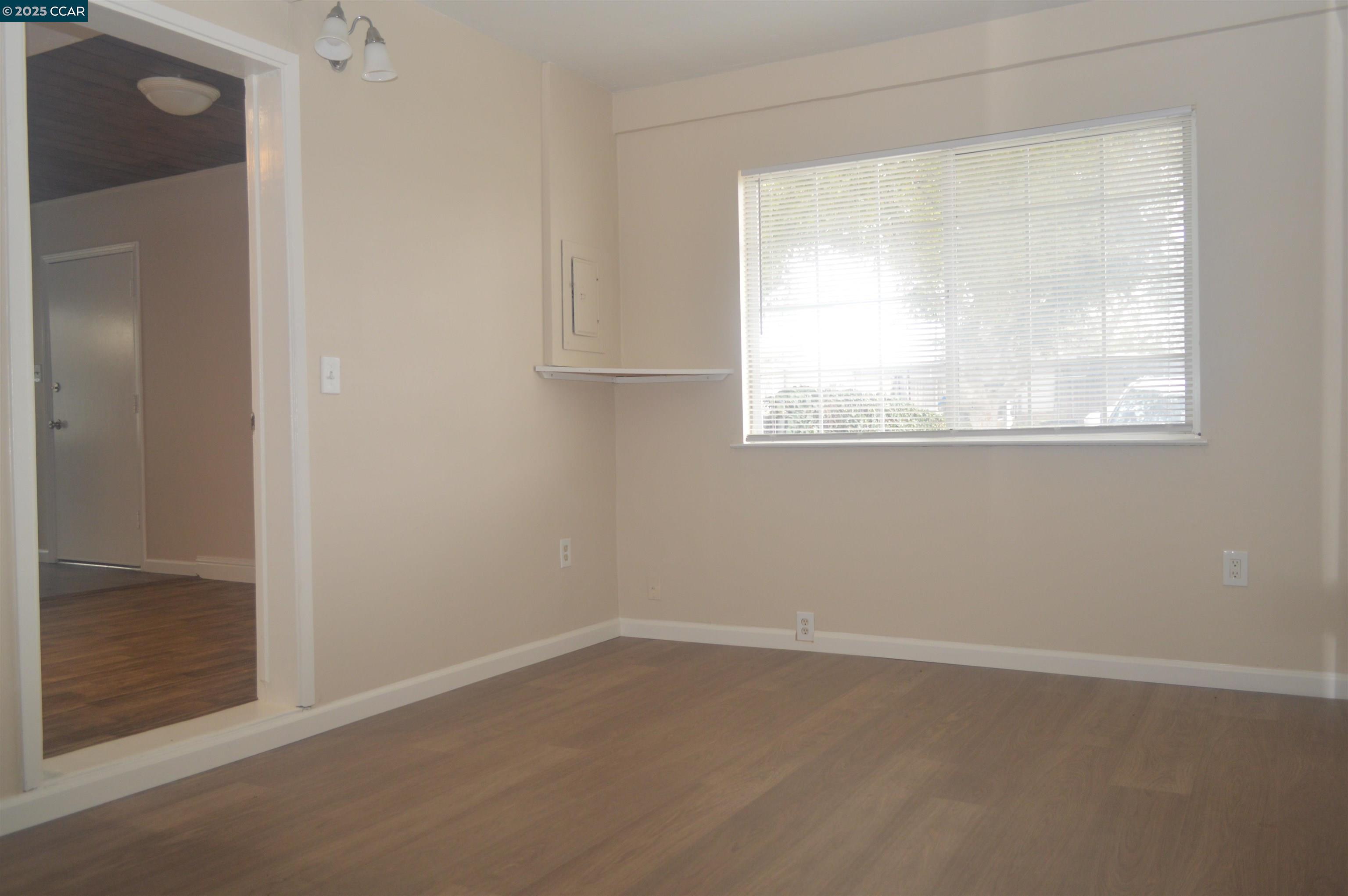 92 Beach Drive Bay Point, CA 94565 - Photo 9 of 19 an empty room with a window