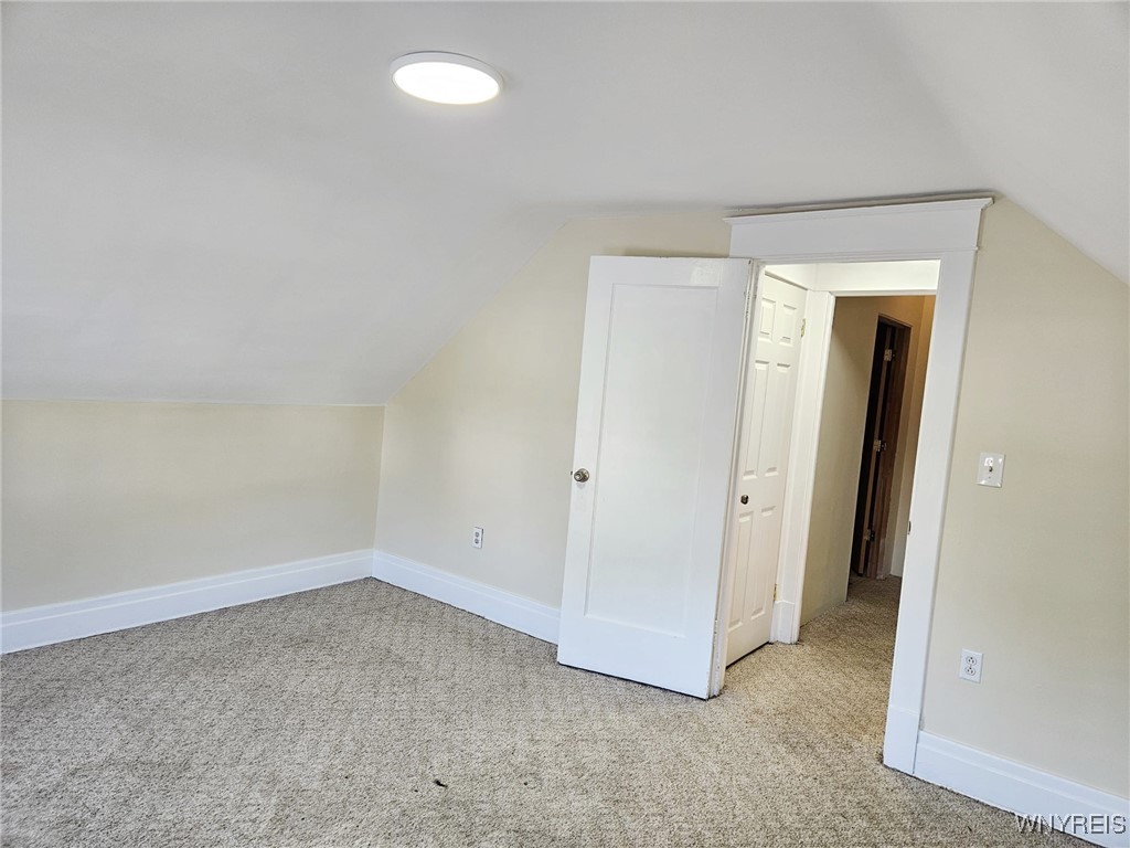 394 Olympic Avenue Buffalo, NY 14215 - Photo 10 of 49