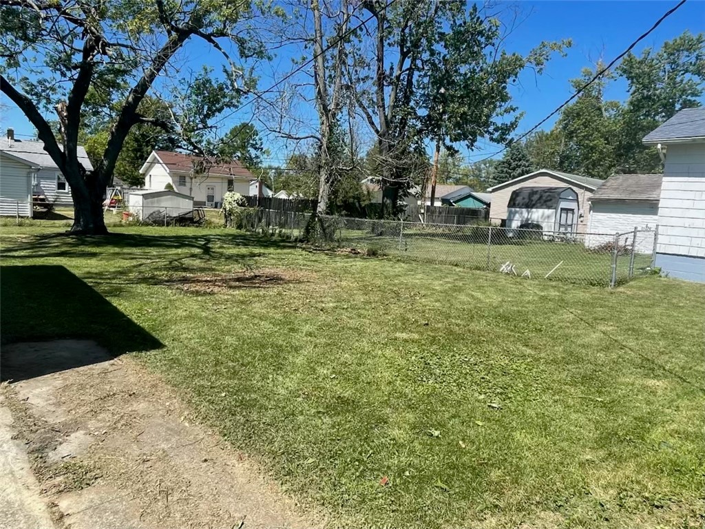 635 North Virginia Avenue Decatur, IL 62522 - Photo 2 of 10