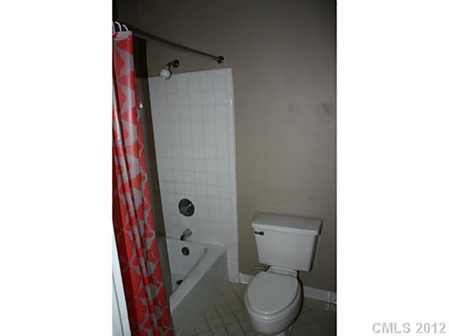301 Queens Road, Unit 305 Charlotte, NC 28204 - Photo 4 of 6 Gallery Image 4