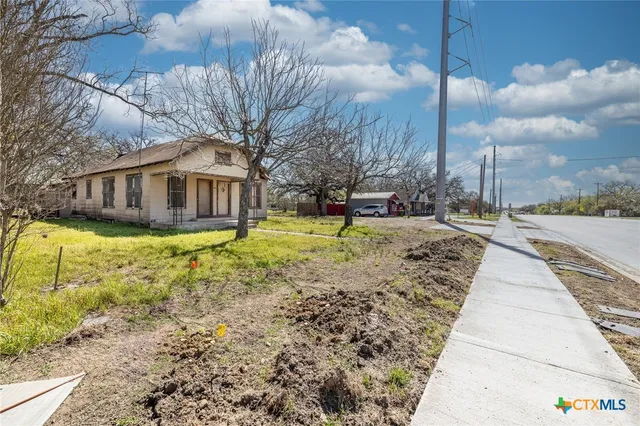 $160,000 | 1602 Water Street, Gonzales, TX 78629