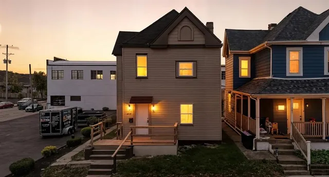 $130,000 | 405 Main Street, Coraopolis, PA 15108