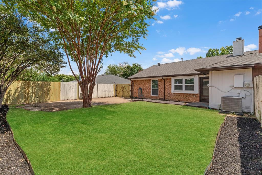 2429 Chestnut Way Bedford, TX 76022 - Photo 14 of 17