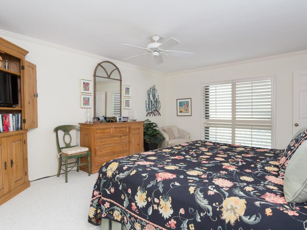 1001 Bay Road, Unit 203 Vero Beach, FL 32963 - Photo 19 of 30 Gallery Image 19