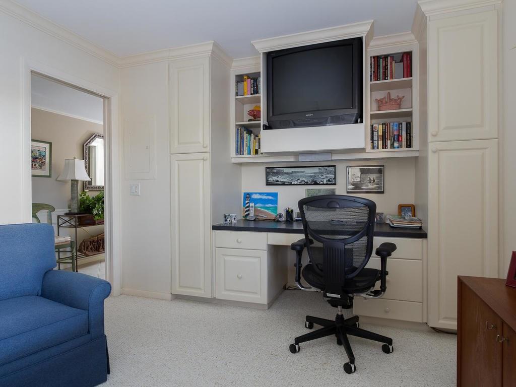 1001 Bay Road, Unit 203 Vero Beach, FL 32963 - Photo 27 of 30 Gallery Image 27