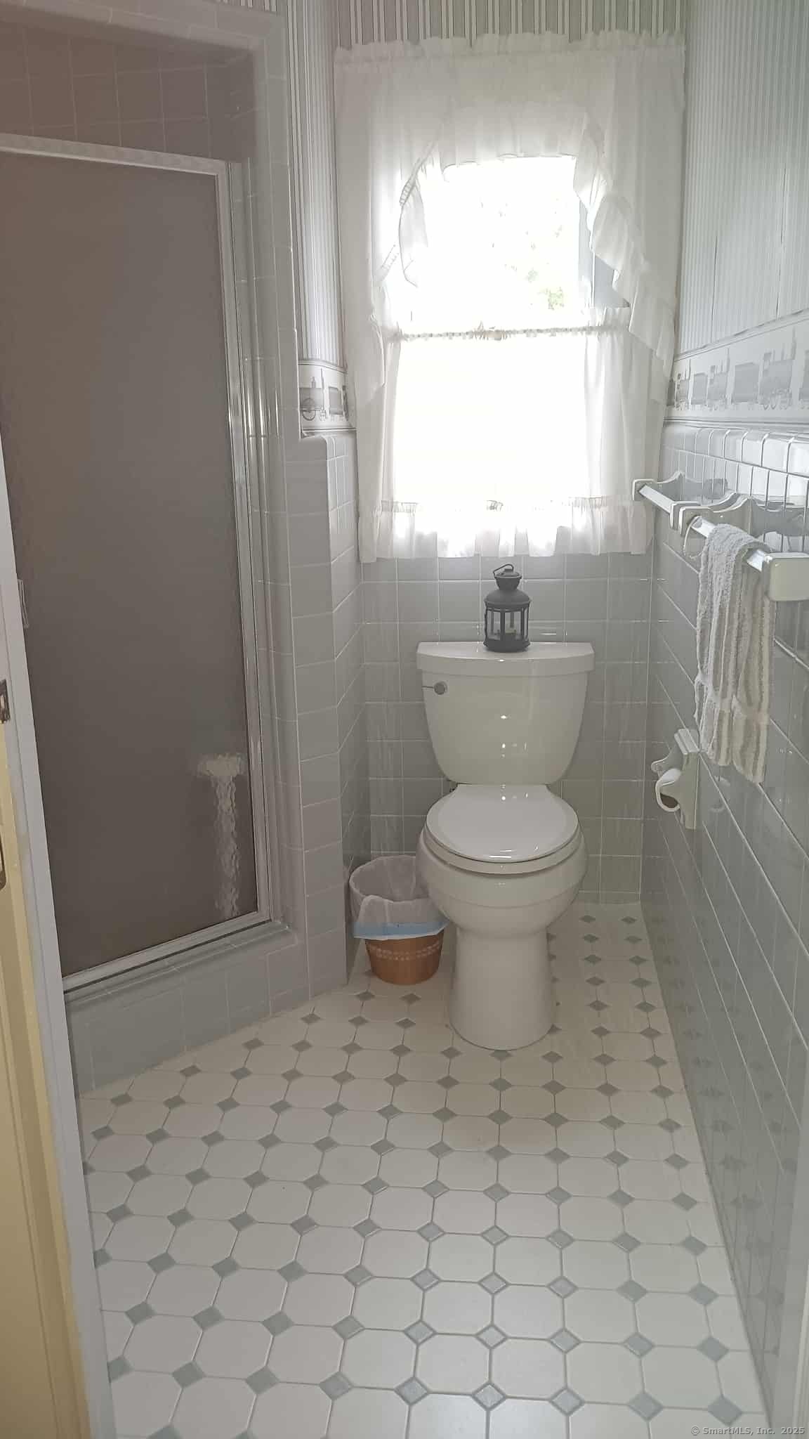 414 Canterbury Road Brooklyn, CT 06234 - Photo 24 of 40 Bath in primary bedroom