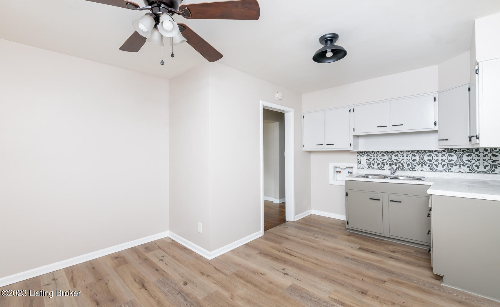 5310 Red Leaf Road Louisville, KY 40218 - Photo 12 of 28 Kitchen