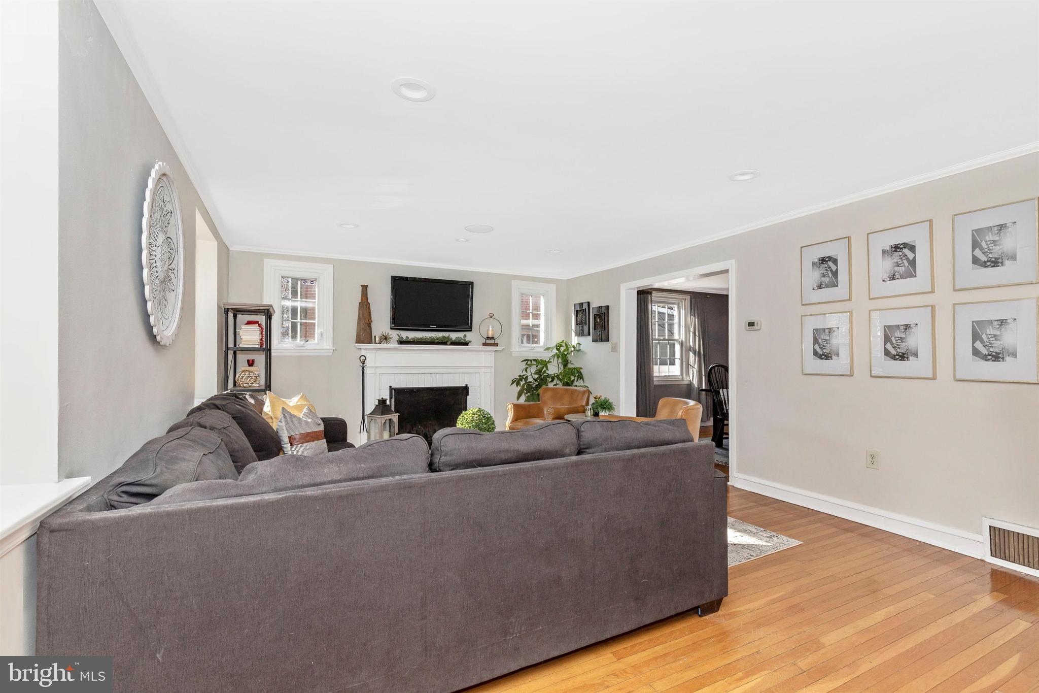 802 Longfield Road Glenside, PA 19038 - Photo 8 of 73