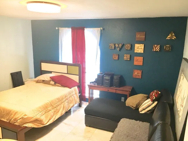 $2,200 | 5908 Kiam Street, Houston, TX 77007