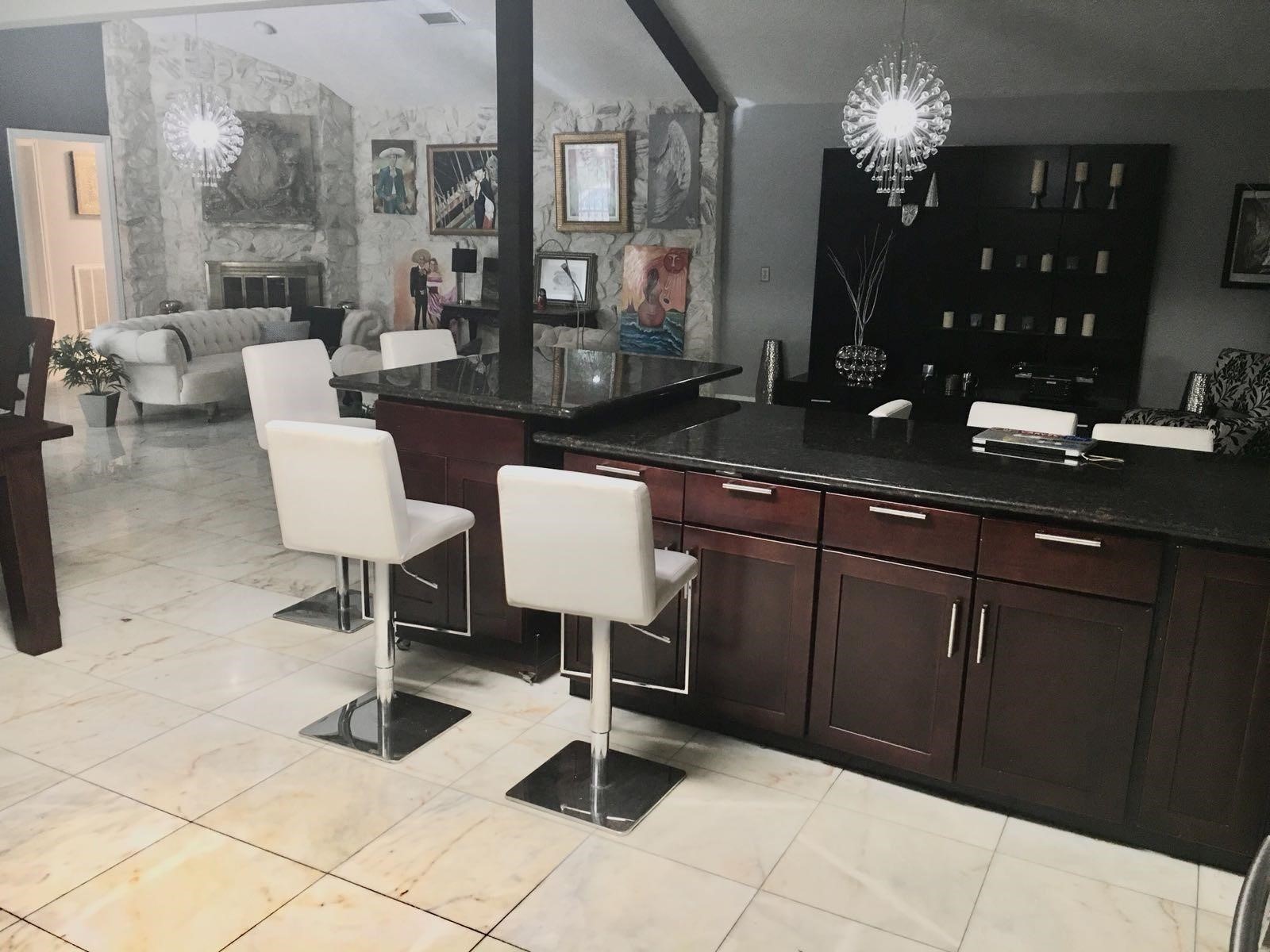 5908 Kiam Street Houston, TX 77007 - Photo 3 of 13