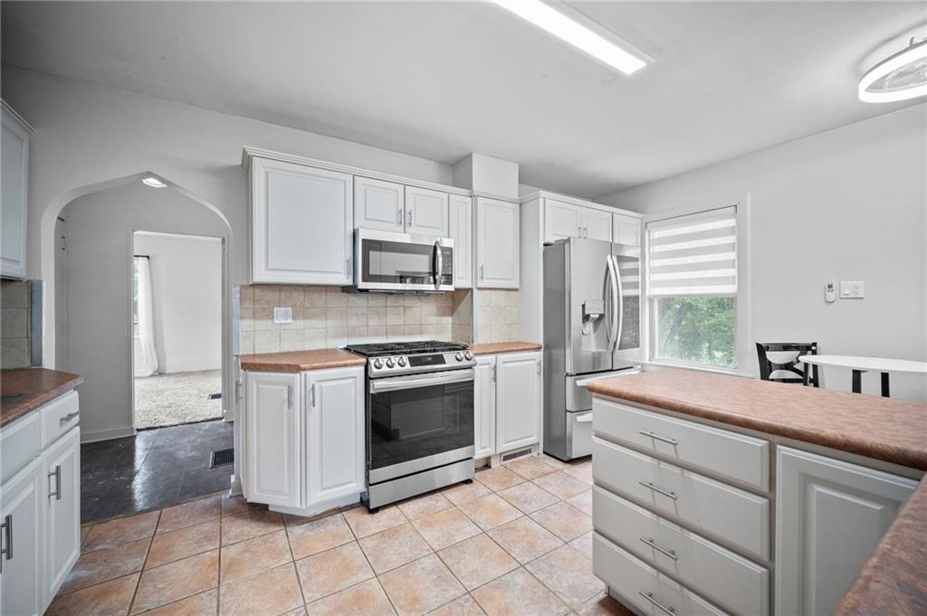 405 Routh Street Monroeville, PA 15146 - Photo 10 of 39 Newer appliances