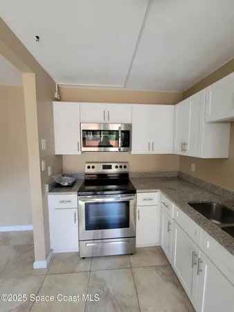 $2,100 | 2313 Vista Oaks Circle Northeast, Palm Bay, FL 32905