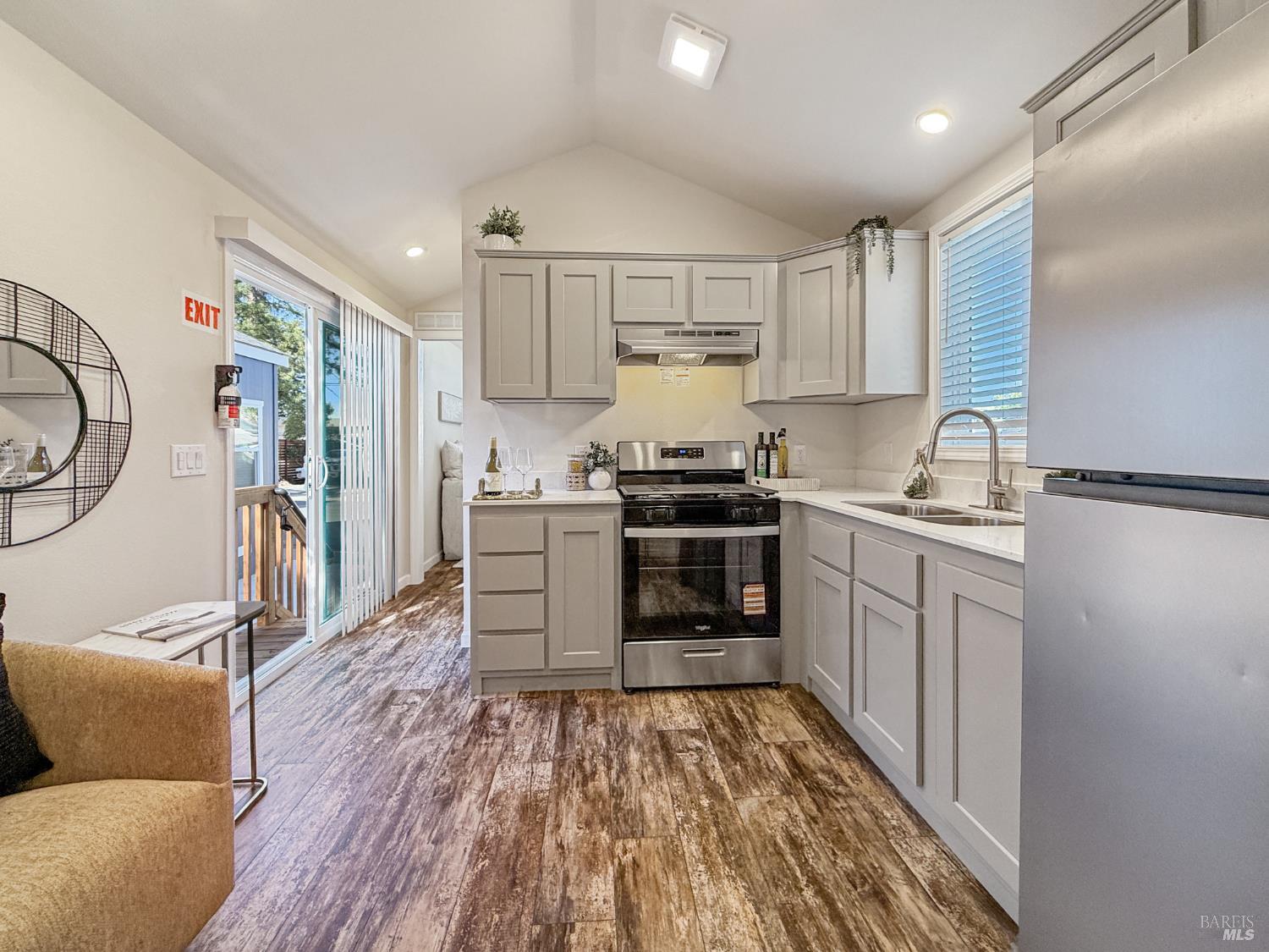 101 Colgan Avenue, Unit 3 Santa Rosa, CA 95404 - Photo 5 of 15